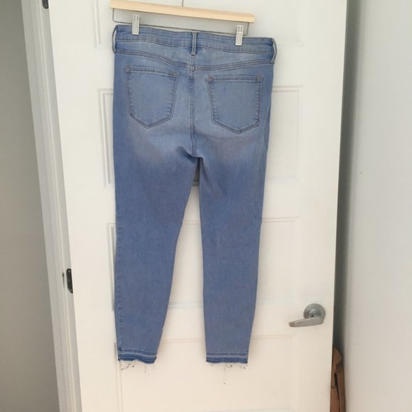 Old Navy Skinny Jeans - Picture 4 of 4